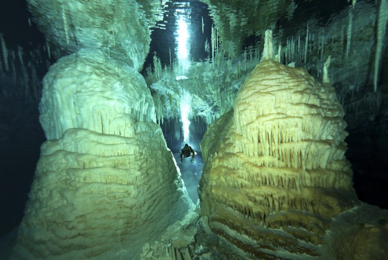 World Record Holding Cave Diver Visits Chemainus School