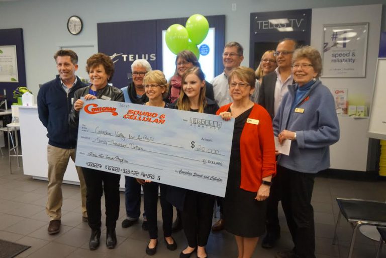 Cowichan Sound & Cellular Team Up with Telus to Help Local Charities