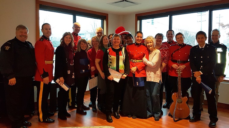 RCMP and Local Mayors Sing Christmas Carols for Seniors
