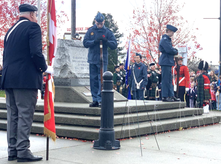 Vancouver Islanders turn out to mark Day of Remembrance