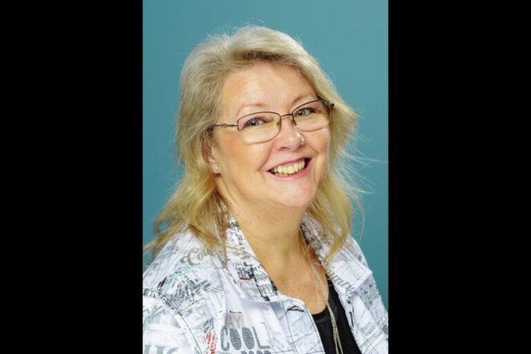 Deena Beeston wins mayoral race in Ladysmith 